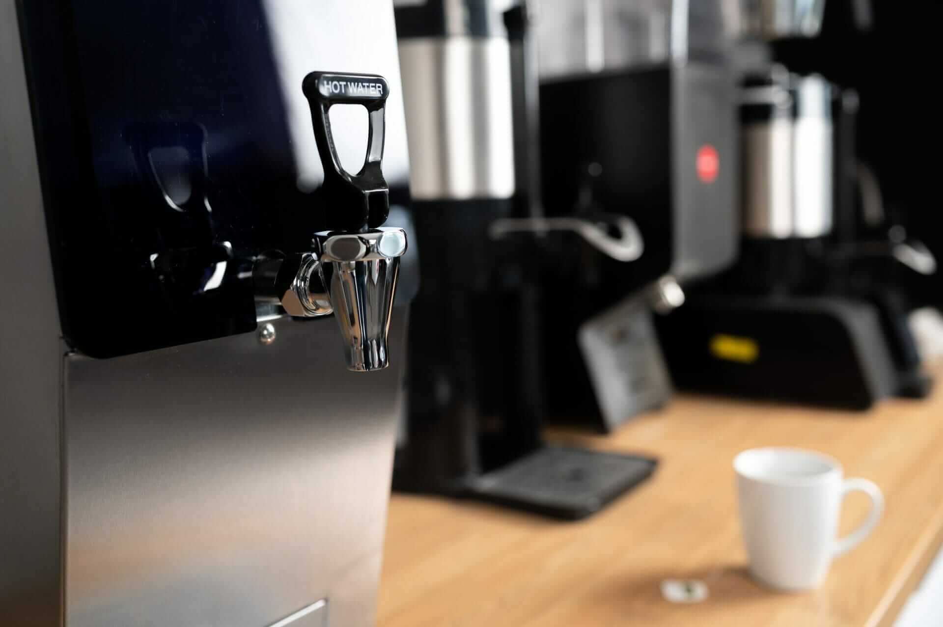 Marco dispensador agua caliente MT