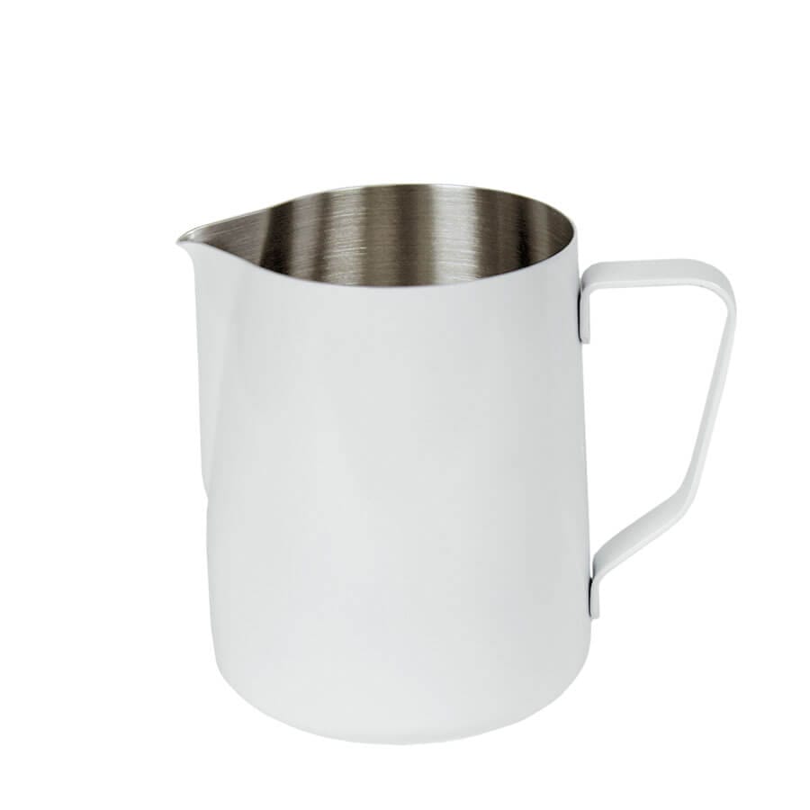 jarra de leche blanca