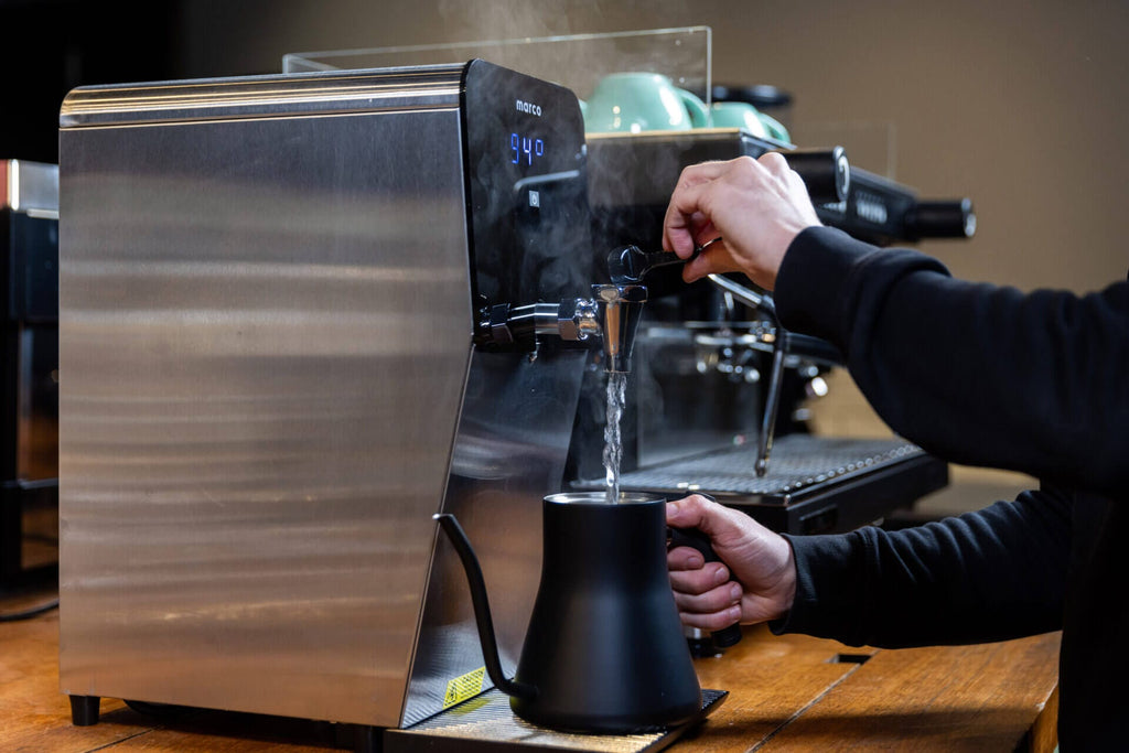 Marco dispensador agua caliente MT