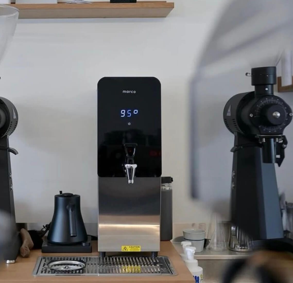 Marco dispensador agua caliente MT