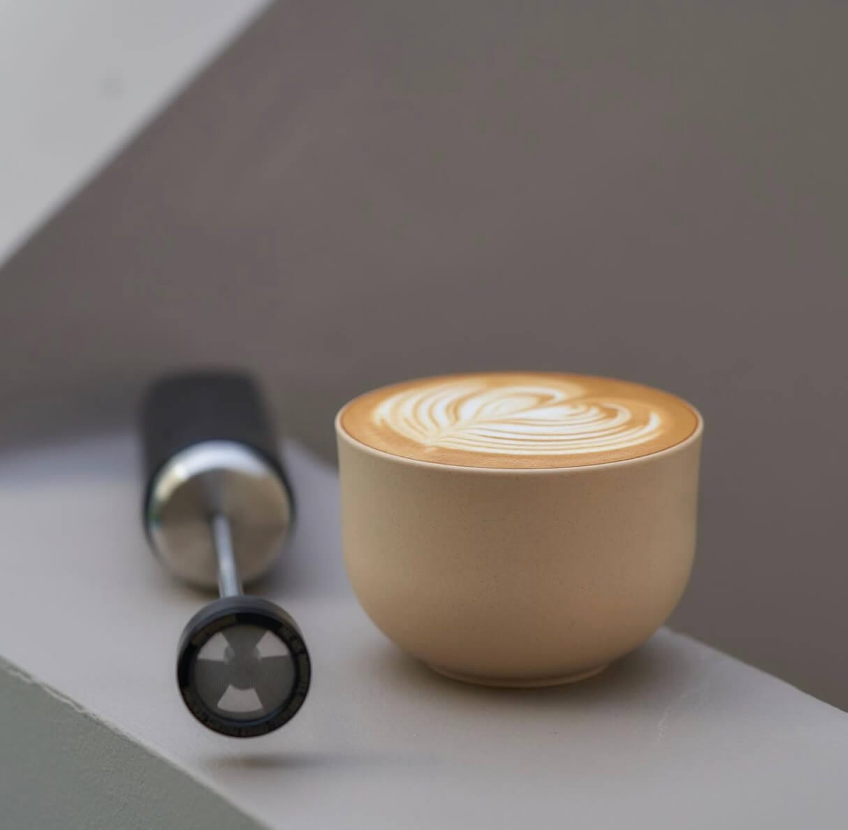 Subminimal espumador de leche